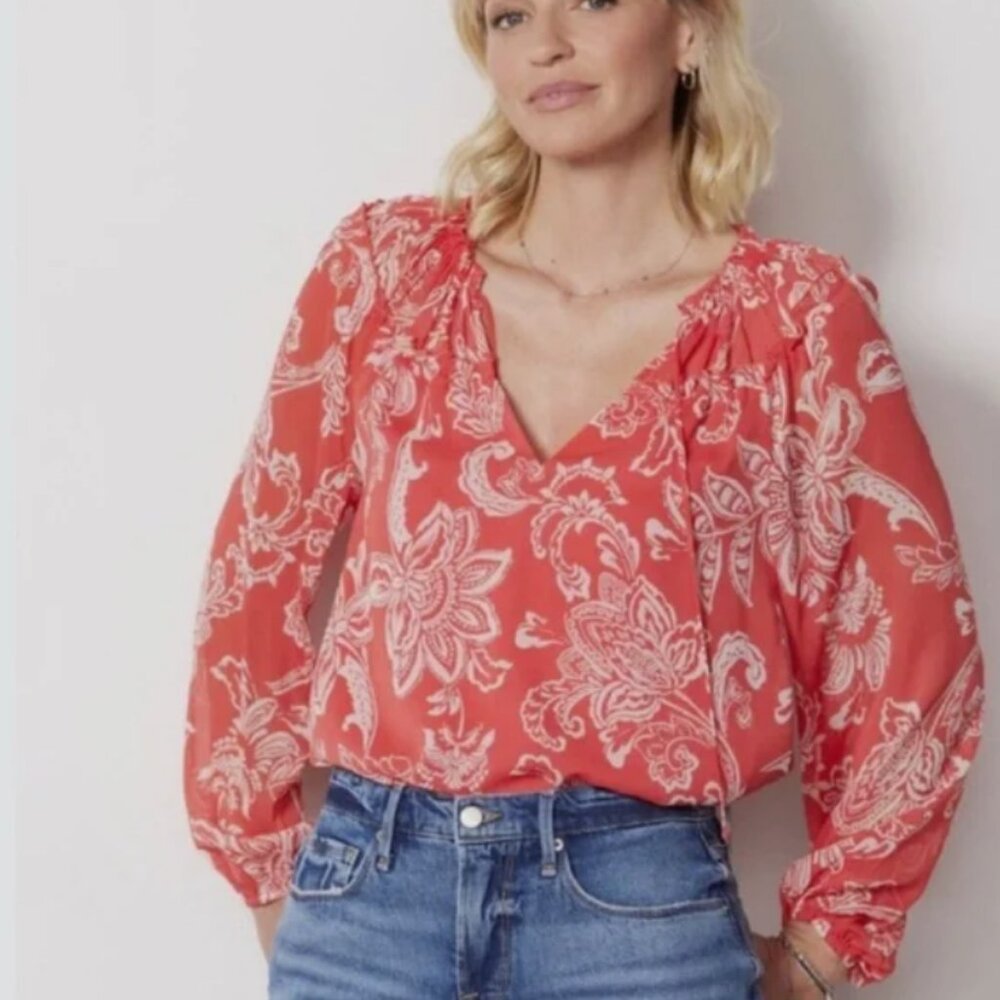 Evereve Blouse size Small Hayden Chiffon Gathered Floral Blouse Red Ruffle Top